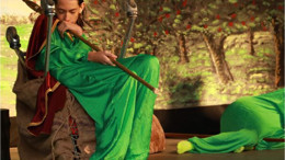 Kahraman Ağustos Böceği Burhaniye'de Sahne Alıyor