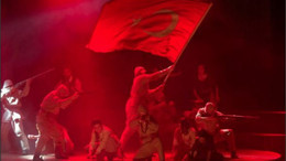 'Cumhuriyete Doğru' Tiyatro Gösterimi Balıkesir'de Gerçekleşti