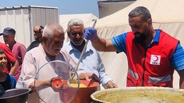 Türk Kızılay, Gazze'de Günlük 15 Bin Kişiye Sıcak Yemek Dağıtıyor