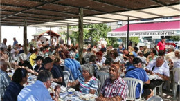 Burhaniye Sosyal Yaşamda Bir Araya Geldiler