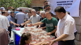 Başkan Ersoy Aşure Dağıttı