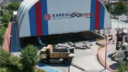 Karesi Belediyesi'nden Spor Tesislerine Bakım Atağı