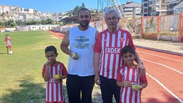Başkan Karışık Bu Sefer Formasıyla Poz Verdi