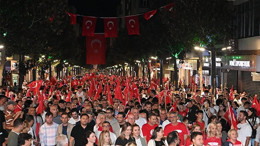 Fener Alayı ve Şarkılarla Balıkesir’de 30 Ağustos