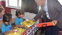 Dursunbey'den İlkokul ve Anasınıfı Öğrencilerine Sürpriz