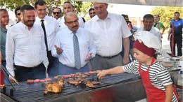 Vali Ustaoğlu'ndan Bigadiç Panayırına Destek