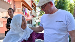 Vekil Sarı Edebiyat Günleri'nde Yazarlarla Buluştu