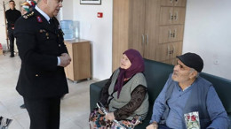 Balıkesir Jandarması'ndan Yaşlılara Ziyaret