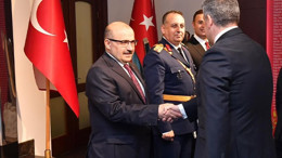 Vali Ustaoğlu 29 Ekim Tebrikat Töreni’nde Kutlamaları Kabul Etti