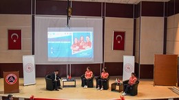 Zirvedeki Sporcular Gençlere İlham Verdi