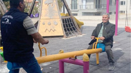 Hayat Kısa Dediler Çocuklar Gibi Eğlendiler