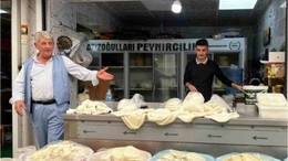 Balıkesir Pazarında Manda Sütü El Yakıyor