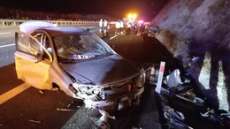 Otoban'da Tomruk Faciası! Zincirleme Kazada Ölü ve Çok Sayıda Yaralı Var