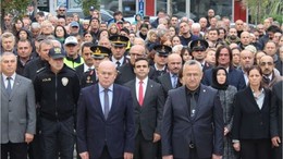 Susurluk Bugün Atatürk İçin Meydanda