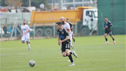 Burhaniye Belediyespor'dan 10 Kişiyle Zafer