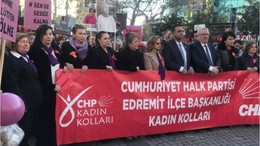 Edremit’te Kadınlar Şiddete Dur Demek İçin Meydanlara İndi