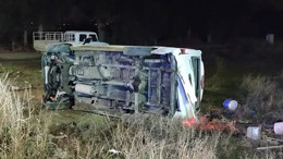 Edremit’te Ticari Araç Devrildi: 2 Yaralı