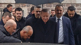 Erdoğan, Cuma Namazını Zağnos Paşa Camisi'nde Kıldı