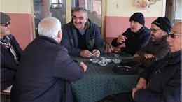 Başkan Gaga Mahalle Kahvehanelerini Gezdi