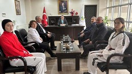 Balıkesir’in Genç Şampiyonları Kaymakam Memiş'i Ziyaret Etti