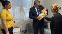 Başkan Gaga'dan İkiz Bebeklere Hoş Geldiniz Ziyareti