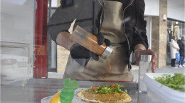 Seyyar Lahmacun 30 Lokanta Lahmacunu 130 TL