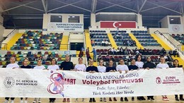 8 Mart Kadınlar Günü Voleybol Turnuvası Başladı