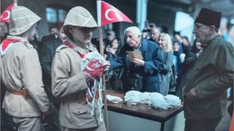 Balıkesir Cumhuriyet Meydanı'nda Çanakkale Savaşını Canlandıran Fotoğraf Sergisi Açıldı