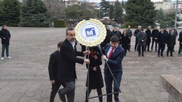 Balıkesir SMMM Odası’ndan Atatürk Anıtı’na Çelenk Sunumu