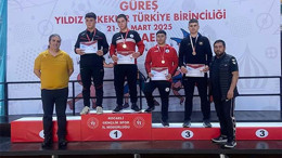 Balıkesir’in Yıldız Güreşçileri Türkiye’de Zirveye Tırmandı
