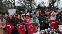 Edremit ADD, Çanakkale Kahramanı Kocaseyit'i Mezarı Başında Andı