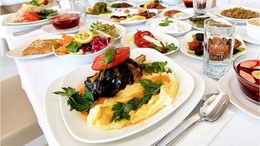 Fırında Tavuklu Sebzeli Güveç