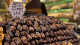 Hurma ile Sağlıklı ve Pratik Bir Atıştırmalık