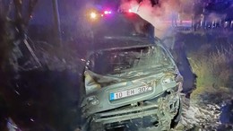 Kaza Yapan Otomobil Alev Topuna Döndü! 1 Ölü, 1 Yaralı