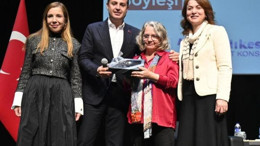 Başkan Akın’dan Emekçi Kadınlara Tam Destek