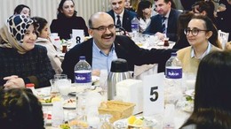 Vali Ustaoğlu, Çocuklarla İftarda Bir Araya Geldi