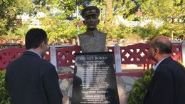 Vekil Dalgın Aşıyı Kendi Üzerinde Deneyen Hekimi Ziyaret Etti