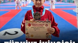 Balıkesirli Minik Karateci'den Türkiye İkinciliği!