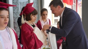 Özel Öğrencilerden Duygu Dolu Mezuniyet Töreni