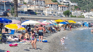 Sıcaktan Bunalanlar Sahillere Akın Etti