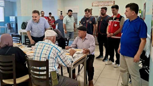 Yangın Bölgesinden Tahliye Edilen Vatandaşlara Moral Ziyareti