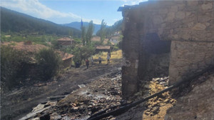 Saman Damları ve Tahıl Ambarı Kül Oldu