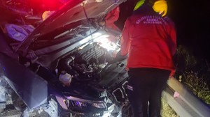 Burhaniye’de Tek Taraflı Trafik Kazası Sürücü Yaralandı