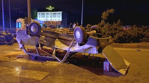 Karabük'te 2 otomobilin çarpıştığı kazada 2'si ağır 7 kişi yaralandı