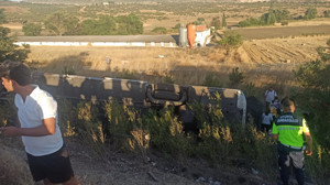 İstanbul Yolunda Yolcu Otobüsü Devrildi: 10 Yaralı