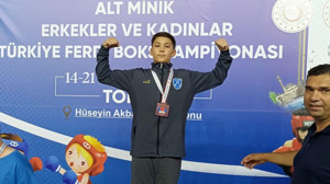 Balıkesirli Boksör Kerem Aşkın’dan Türkiye Üçüncülüğü