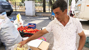 Pazar Giden Ne Alacağını Biliyor mu? Pazarcı:" Bilmiyor"