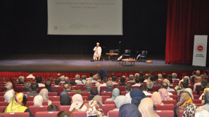 Balıkesir'de 'Hz. Peygamber ve Aile Ahlakı' Konferansı Düzenlendi