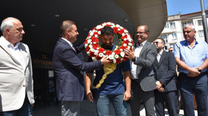 Balıkesir’de coşkulu karşılama: Altın kemer Balıkesir’e geldi