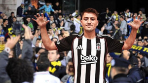 Beşiktaş'tan Fenerbahçe'ye Transfer Çalımı Olay Yarattı